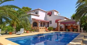 Villa de 4 dormitorios en venta en Javea