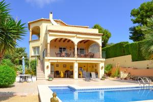Villa de 3 dormitorio se vende en Javea
