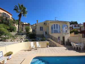 Villa de 4 dormitorios en venta en Javea