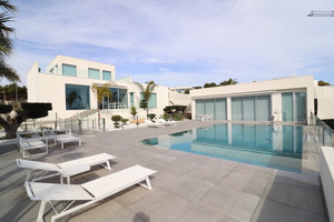 4 bedroom 5 bathroom brand new luxury villa on Las Colinas Golf