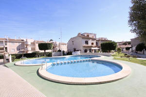 3 bedroom triplex home in Torrevieja with sea views