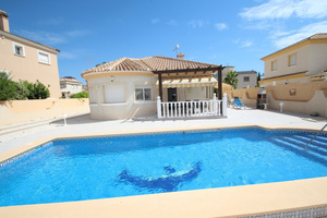 3 bedroom detached villa in 600m2 plot with pool in La Zenia