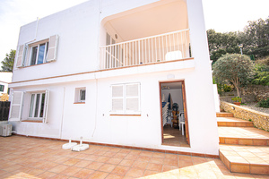 Villa divided into 2 apartments by Cala Galdana beach, Menorca