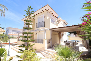 6 bedroom Villa for sale in Cabo Roig