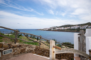 2 adjacent apartments totalling 4 bedrooms in Fornells, Menorca