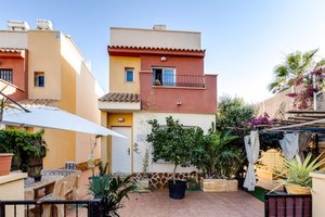 3 bedroom 2 bathroom detached villa in Los Dolses