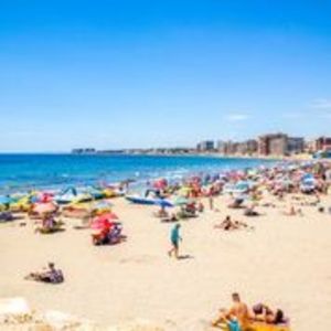 3 bedroom 2 bathroom beach front penthouse in Torrevieja