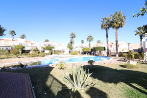2 bedroom bungalow with 2 communal pools in Los Altos