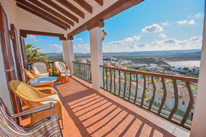 4 bedroom 3 bathrooom villa & spectacular views in Playa Fornells, Menorca