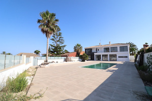 Unfinished 4 bedroom villa with private pool - 2nd line from the sea