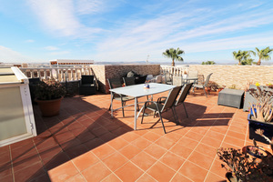 2 bedroom apartment in Torrevieja, overlooking the pool