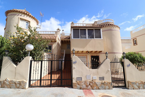 3 bedroom upstairs bungalow in Playa Flamenca