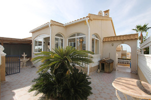 2 bedroom, 2 bathroom detached villa in Los Altos