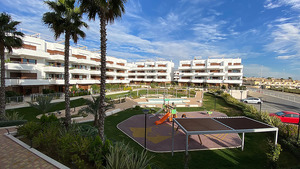 2 bedroom apartment with sea views in Lomas De Cabo Roig