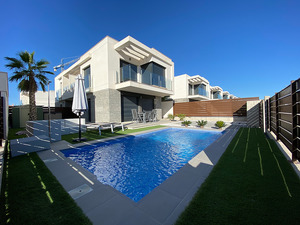 3 bedroom semi detached villa on Vista Bella Golf Resort