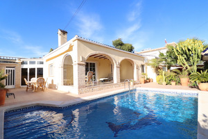 3 bedroom Villa for sale in La Regia