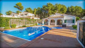 5 bedroom 3 bathroom villa in Son Parc, Menorca