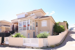 3 bedroom corner townhouse in Los Altos