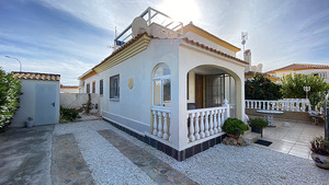 3 bedroom corner townhouse in La Florida