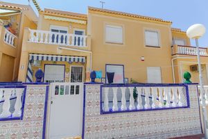 2 bedroom top floor bungalow in La Siesta