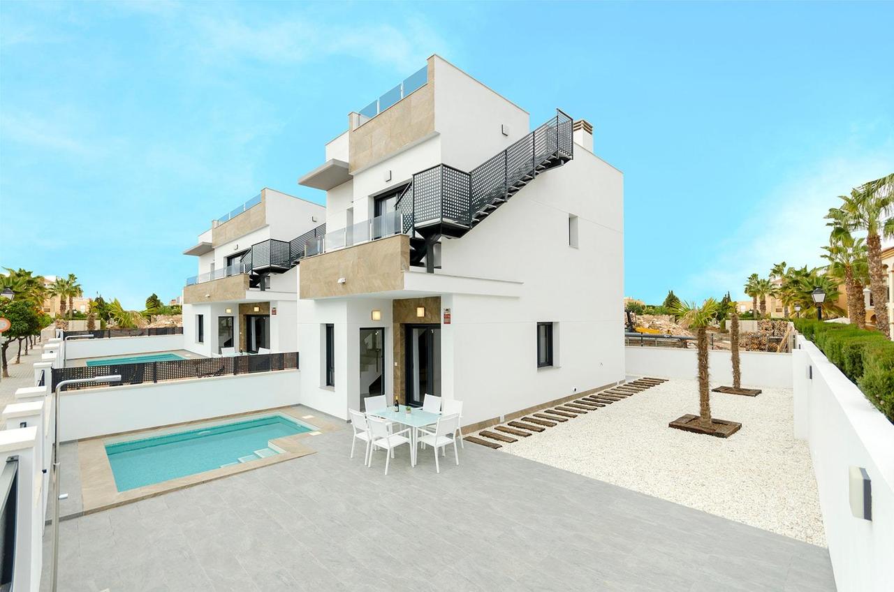 3 спальни Вилла для продажи в Torrevieja