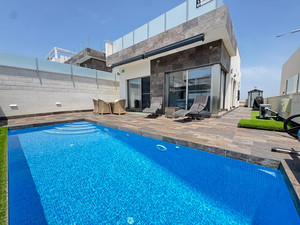4 bedroom Villa te koop in Villamartin