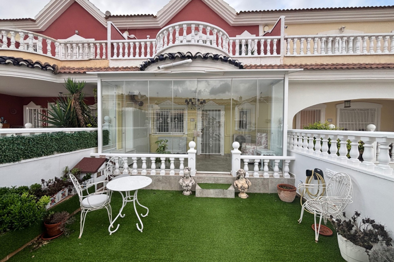 2 schlafzimmer Villa 
zum verkauf in Benijofar 
