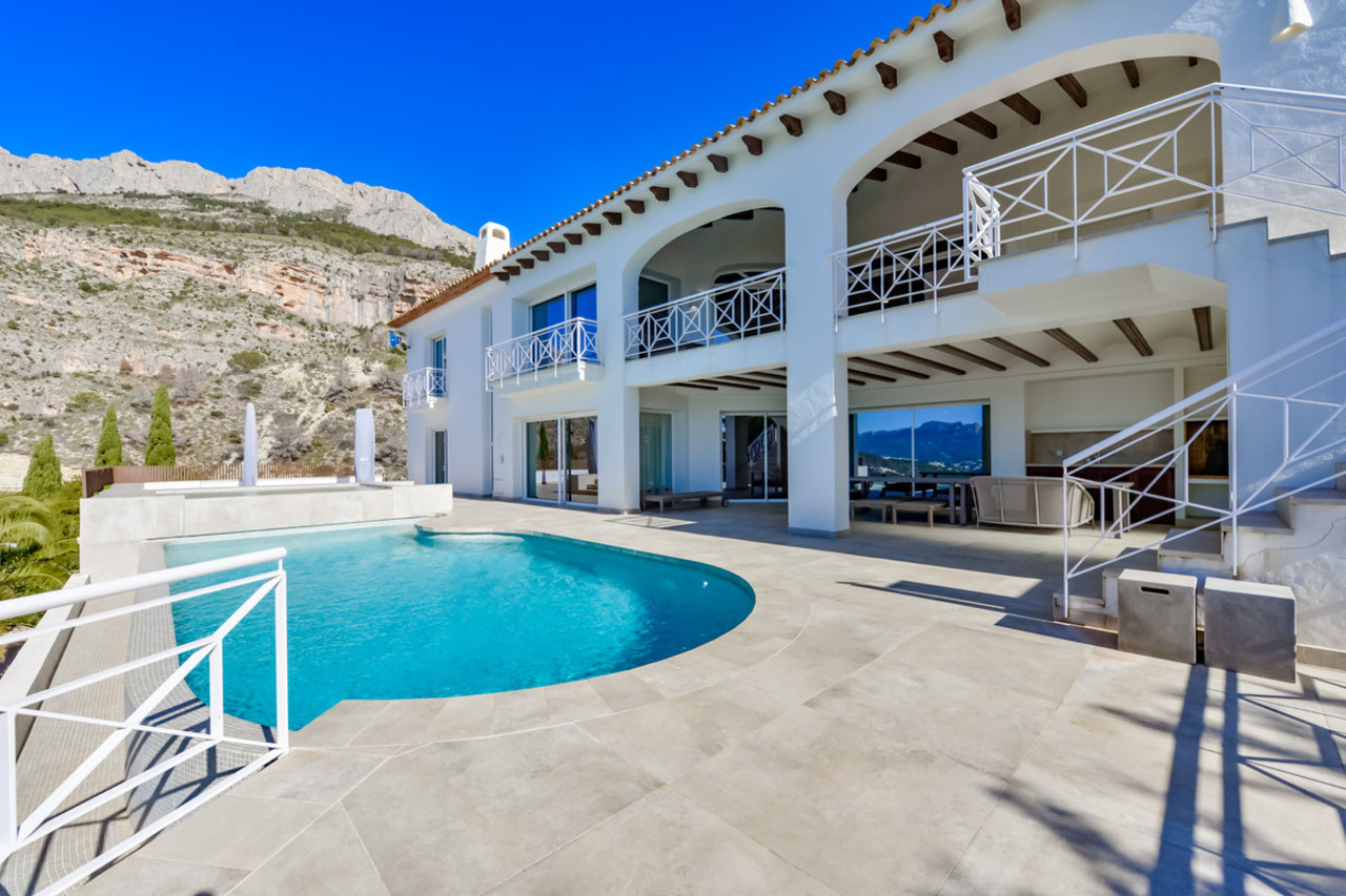 8 bedroom Villa se vende en Altea