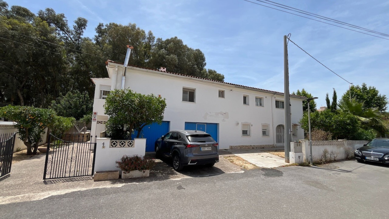 6 bedroom Villa for sale in Albir