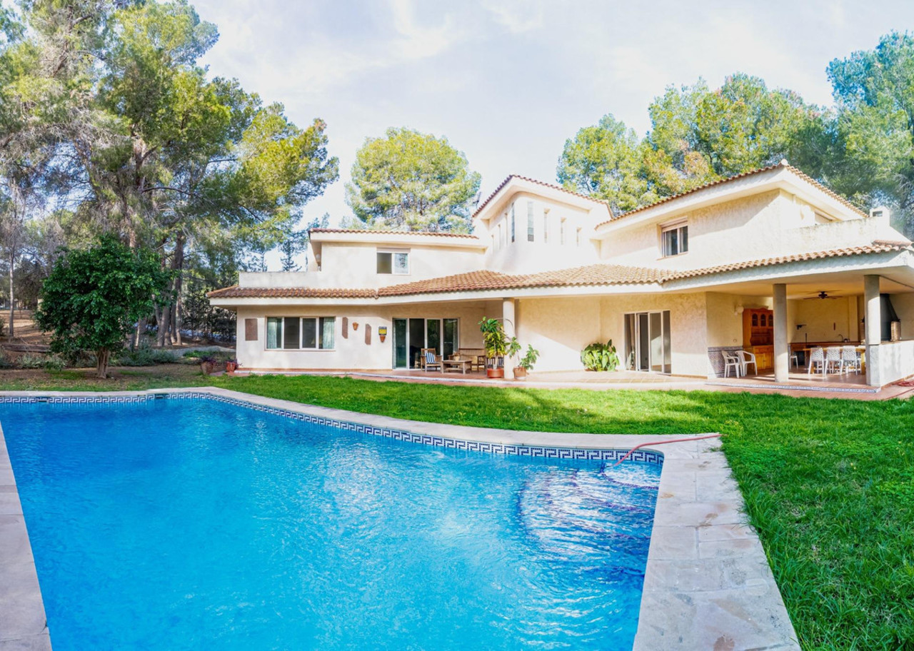 5 bedroom Villa te koop in l'Alfas del Pi