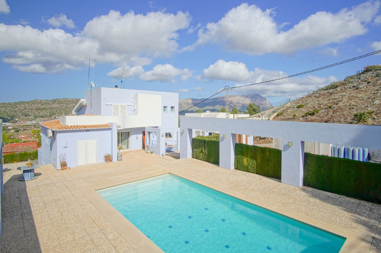 4 bedroom Villa te koop in Pedreguer
