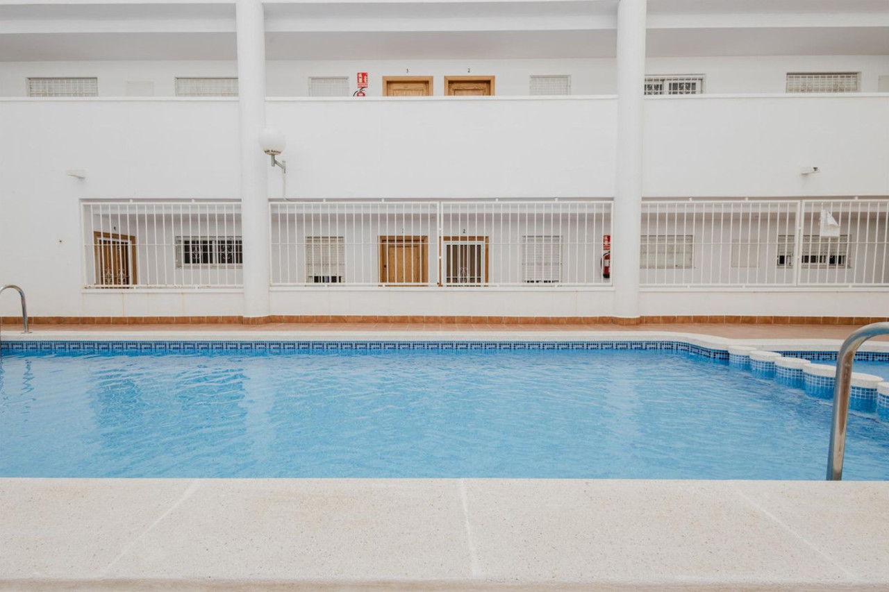 2 bedroom Apartamento se vende en Torrevieja