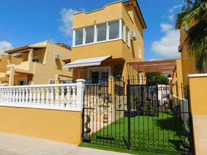 3 bedroom Villa te koop in Villamartin