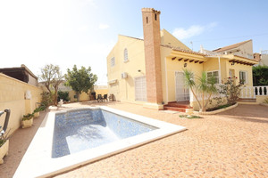 4 bedroom Villa te koop in Playa Flamenca