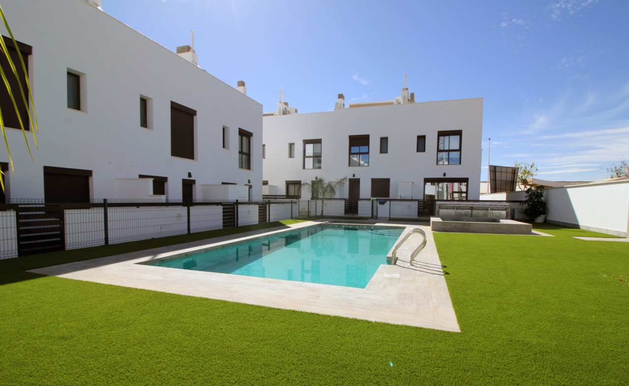 3 bedroom Villa for sale in Pilar de la Horadada