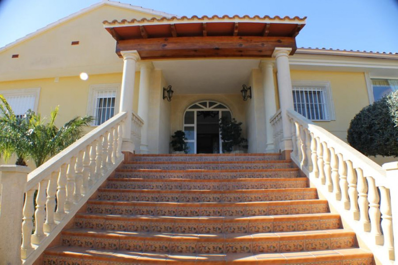 6 schlafzimmer Villa 
zum verkauf in l'Alfas del Pi
