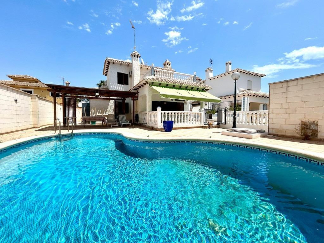 4 schlafzimmer Villa 
zum verkauf in La Zenia 