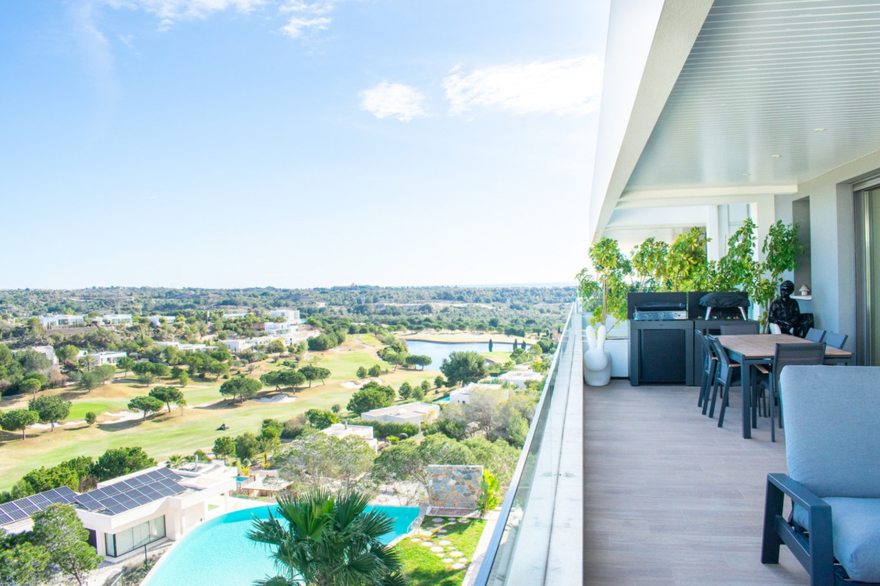 3 sovrum Lägenhet  till salu i Las Colinas Golf Resort 