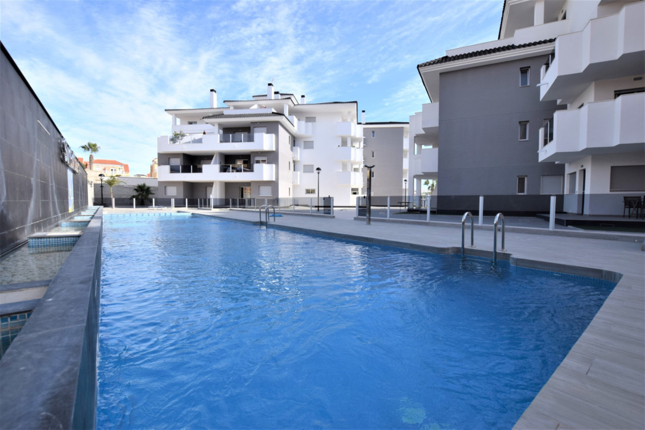 2 bedroom Apartamento se vende en Villamartin 