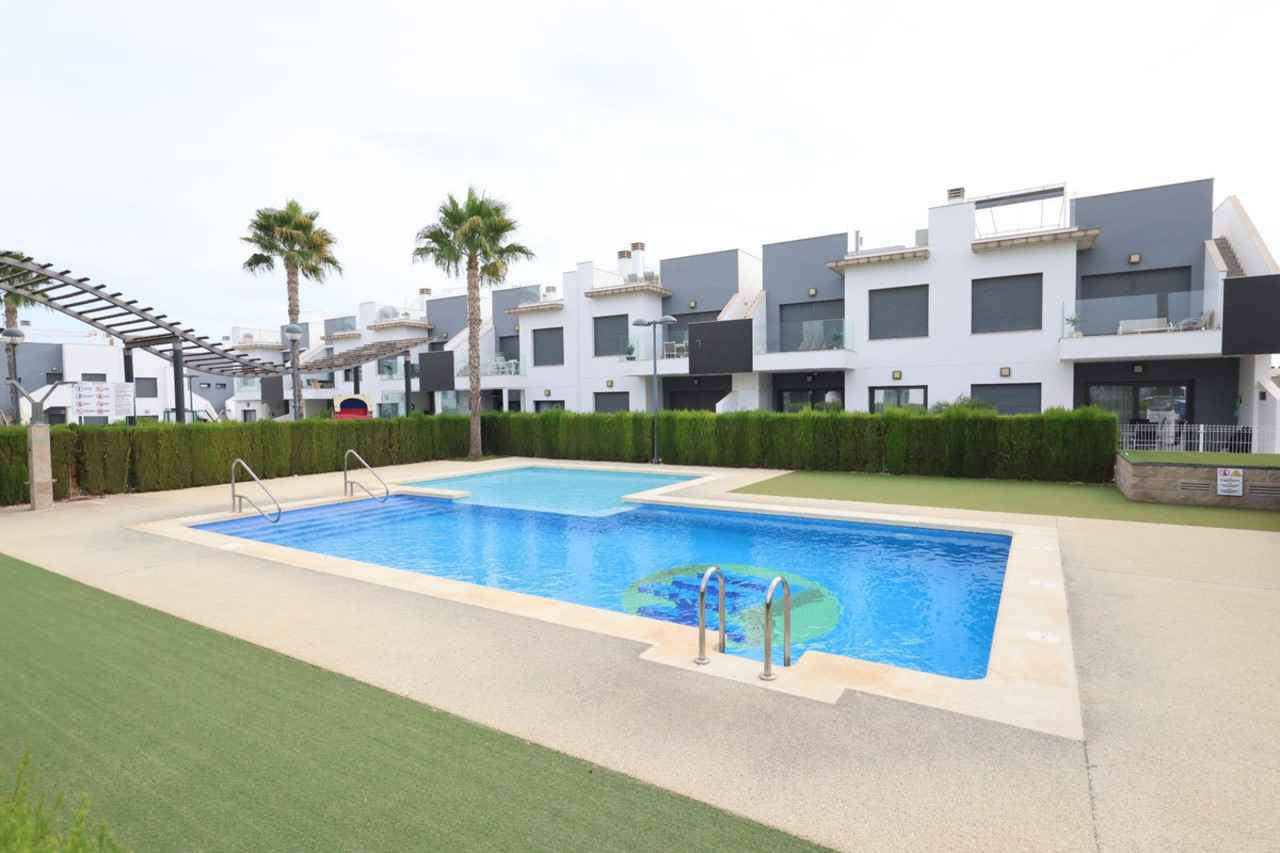 2 bedroom Villa for sale in Pilar de la Horadada