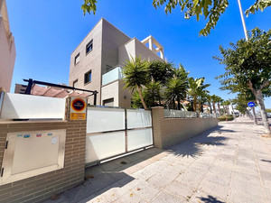 4 bedroom Villa for sale in Mil Palmeras