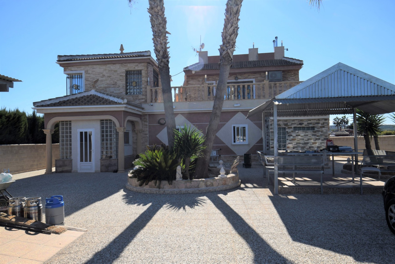 6 bedroom Villa te koop in Guardamar del Segura