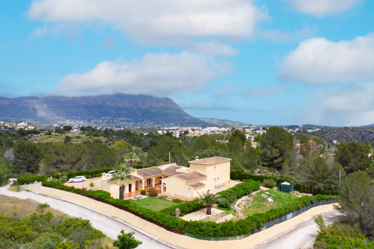 4 bedroom Villa te koop in Gata de Gorgos