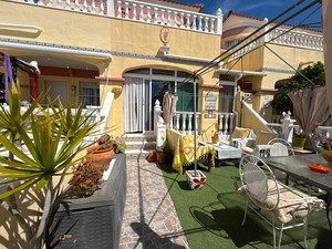 2 bedroom Villa for sale in Cabo Roig