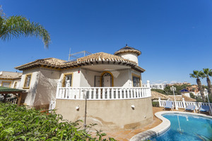 4 bedroom Villa te koop in Villamartin