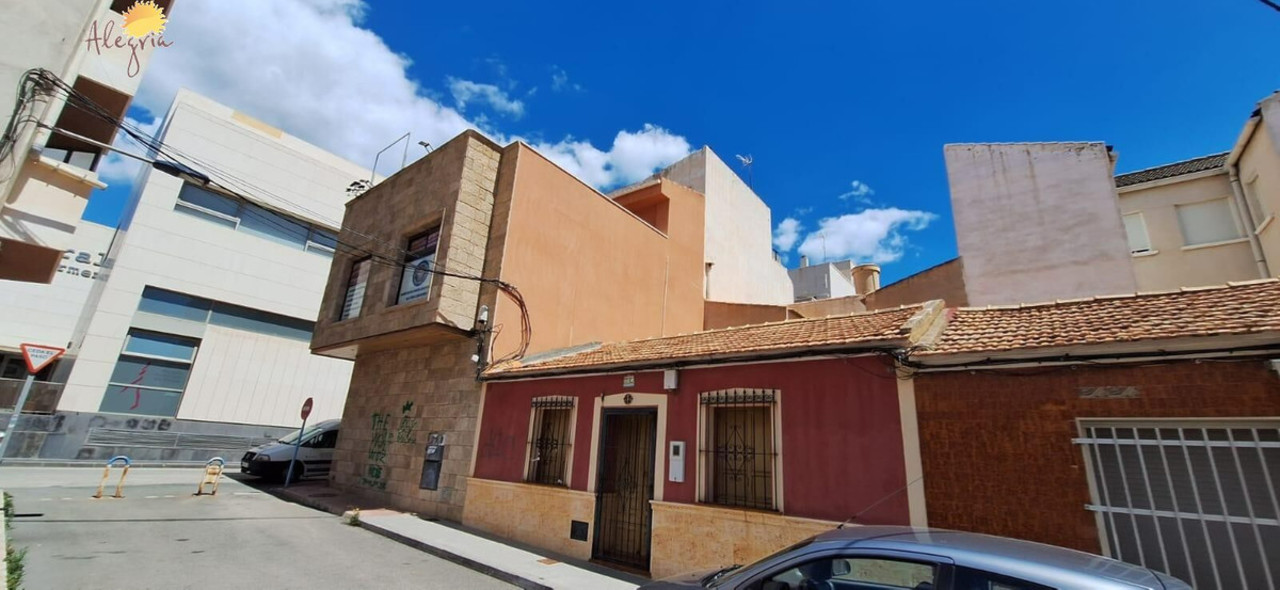 Comercial se vende en Torrevieja 
