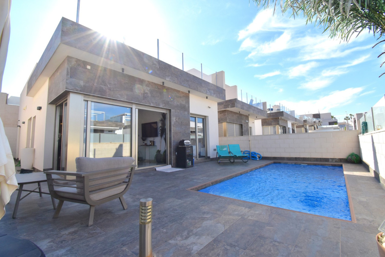 3 bedroom Villa à vendre à Villamartin