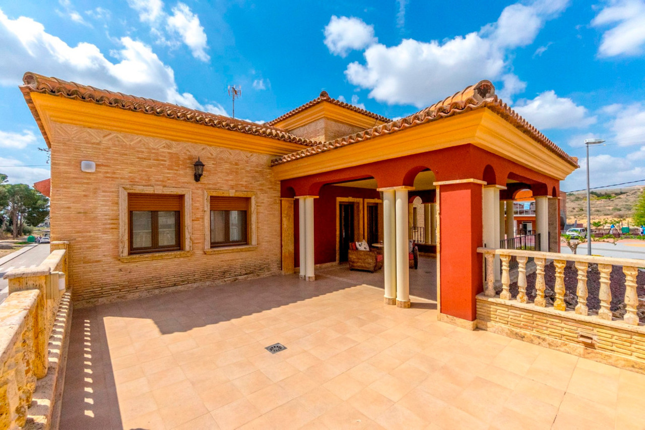 4 bedroom Villa for sale in Orihuela