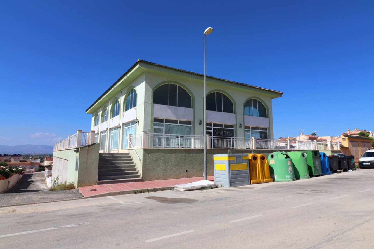 Коммерческий для продажи в Benimar