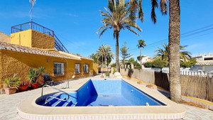 4 bedroom Villa te koop in Orihuela Costa